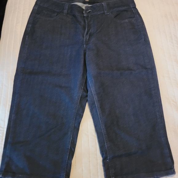 Blue Jean Capri's - Picture 2 of 2